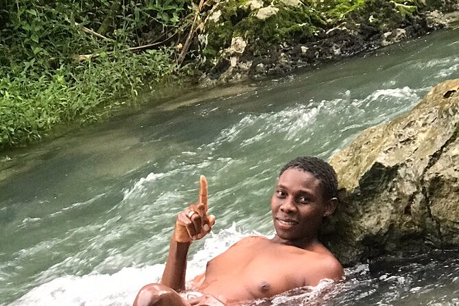 Transportation and Tour from Montego Bay to Blue Hole/Secret Falls - Lunch and shopping are optional, not included